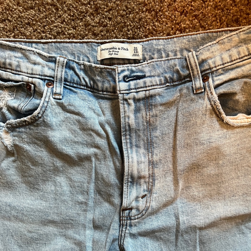 Abercrombie & Fitch - Skinny High Rise Size 31